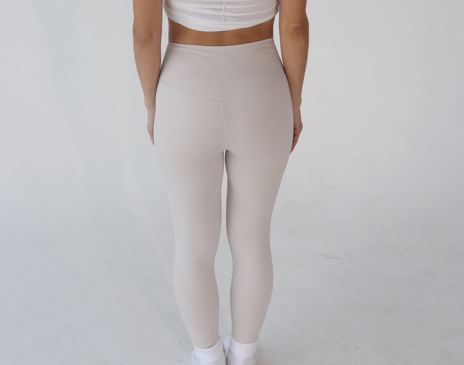 Signature Nylon Netural Leggings